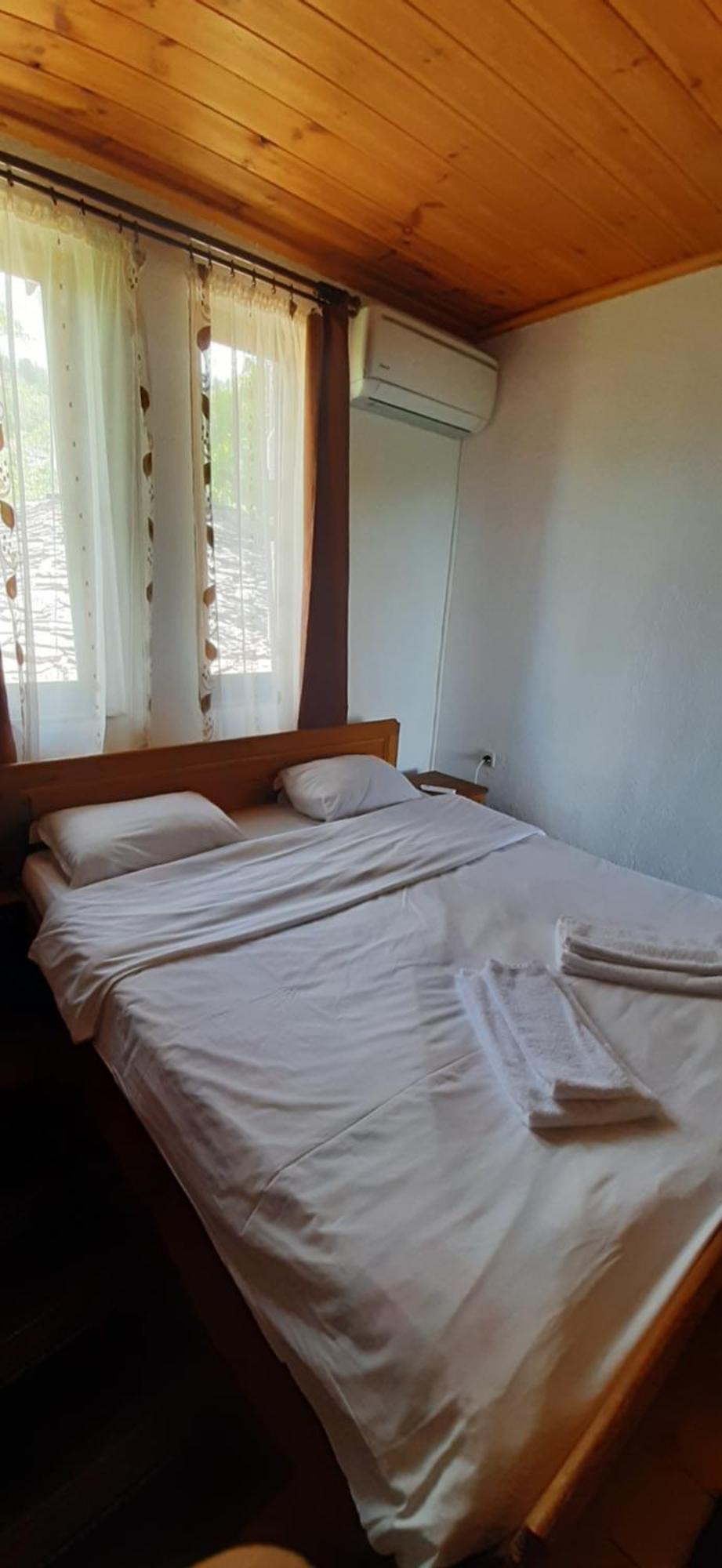 Семеен Хотел Скендерова Къща Leshten Ruang foto