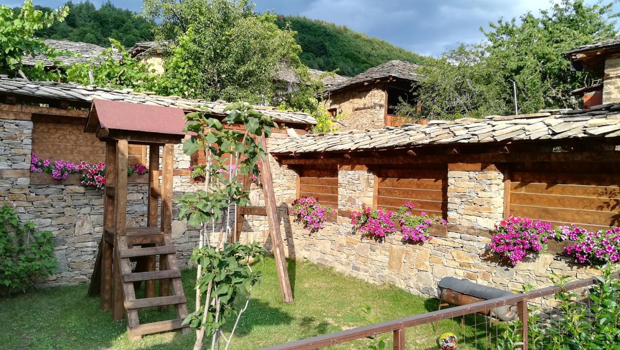 Семеен Хотел Скендерова Къща Leshten Ruang foto